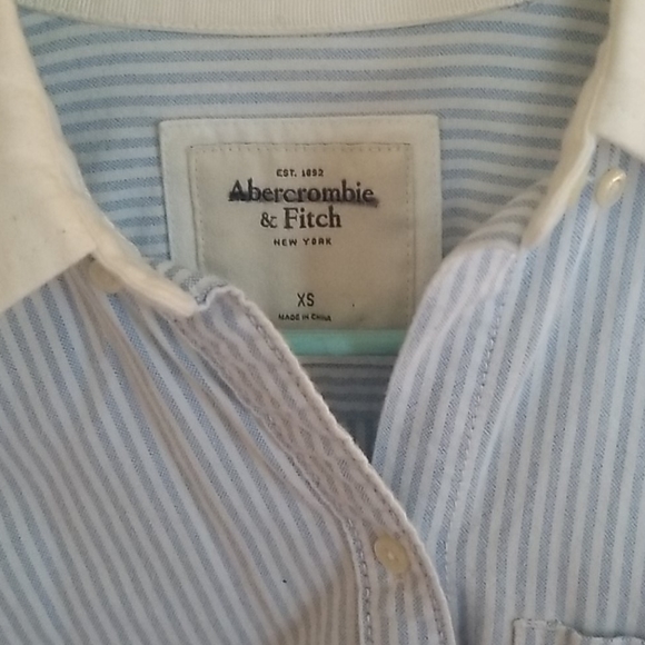 🌸 Abercrombie and Fitch striped collared button up - Picture 2 of 4